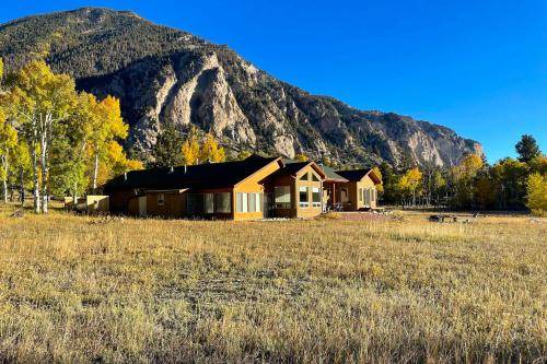 Nathrop House | 288 m² House ∙ 3 bedrooms ∙ 10 guests