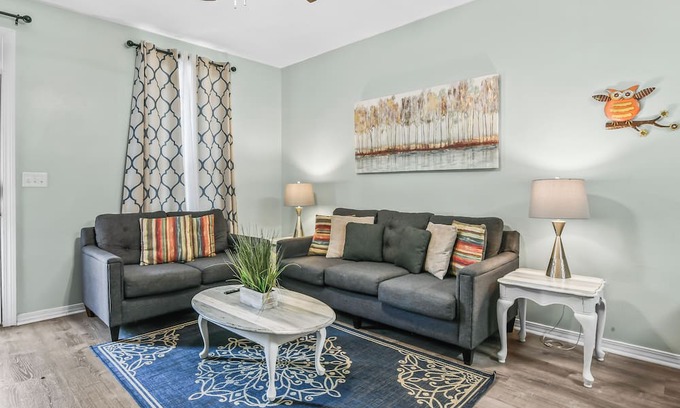 Gulfport House | 3 Bedroom Townhome 87B, one block to beach, close to casinos, & attractions