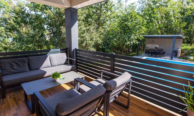 Pican House | Villa Violet, House with swimming pool and quiet location