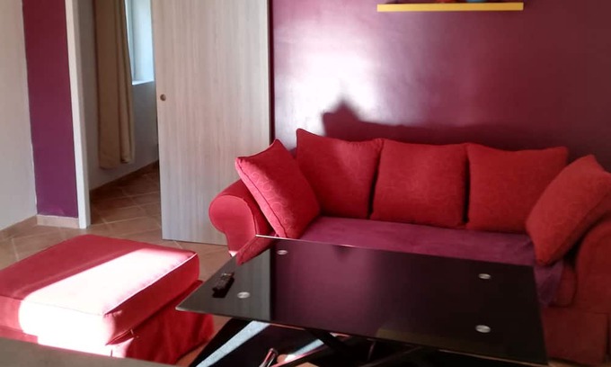Villeneuve-sur-Vere Apartment | cozy little nest