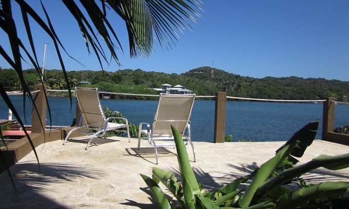 Antoneys Cay Condo | Luxury Waterfront Condo w/ Pool, Dock, and Gardens