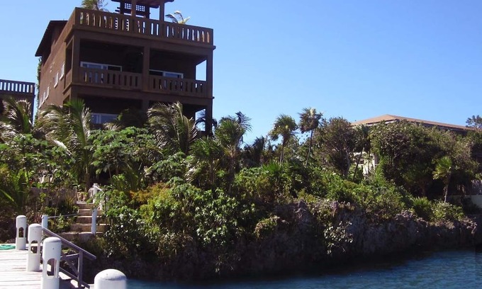 Antoneys Cay Condo | Waterfront Luxury 3 Bedroom w/ Pool and Dock