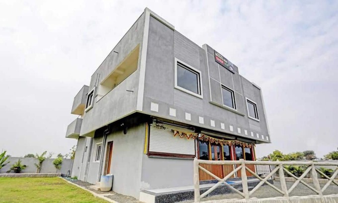 Savner Hotel | Hotel Brown Hill and Family Restaurant