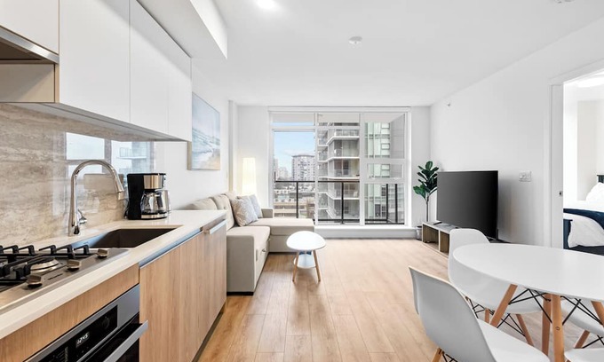 Richmond City Centre Apartment | New AC 1 bedroom condo by Richmond brighouse skytrain station free parking!