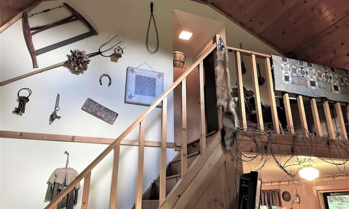 New Milford Cabin | Charming cabin with WiFi in New Milford