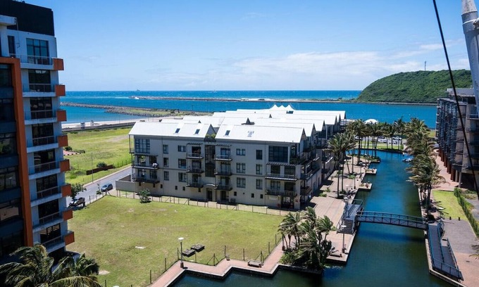Durban Point Apartment | Stylish Stunner C707 The Sails