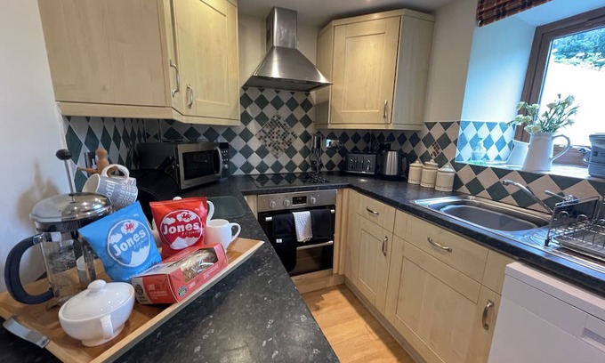 Cwmtirmynach Cottage | TY CAPEL CEFN BRITH NEAR BETWS Y COED