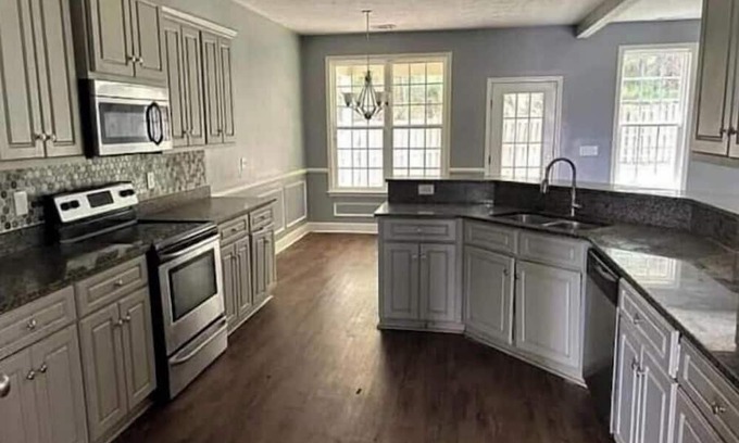 Grovetown House | Spacious 6-bedroom house with WiFi and AC in lovely Grovetown