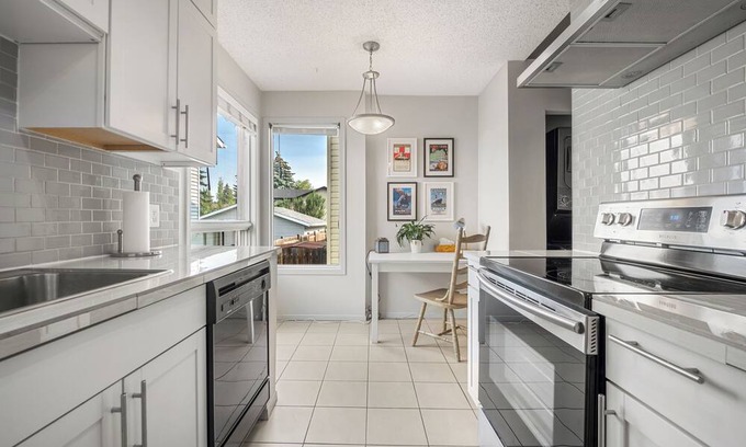 Southeast Calgary House | Two Level 2 bedroom Home close to Deerfoot