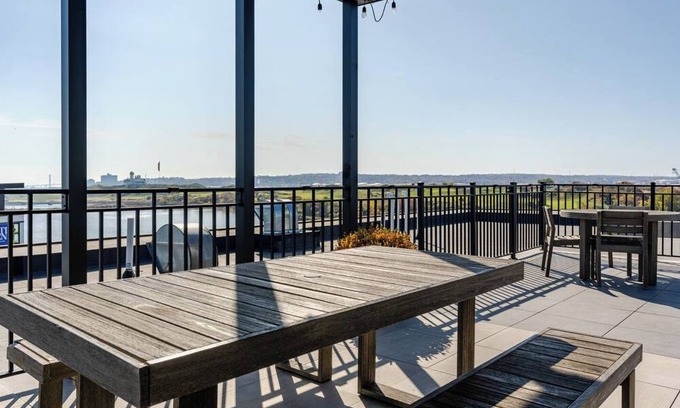 Bayonne Apartment | Creator’s Den I 1 Bedroom Apartment
