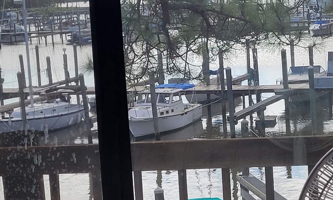 League City House | Charming 3-bedroom waterfront townhome with WiFi and AC in wonderful League City