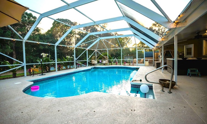 Hunt Club House | Green House - Events Welcome! Sleeps up to 25!