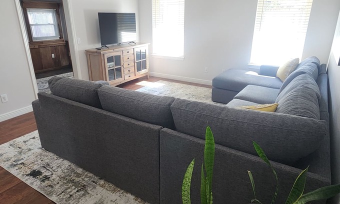 Roanoke House | Charming 3-bedroom, 2 bathroom house in downtown Roanoke.