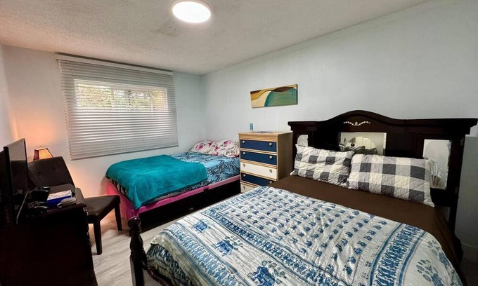 Surrey House | Cozy Room With PS4 At Surrey Central