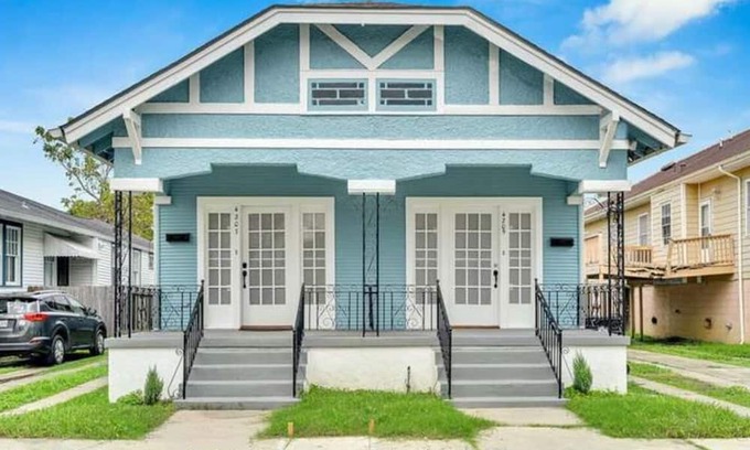 Broadmoor House | Charming 2-bedroom house in Broadmoor area of New Orleans with AC, WiFi