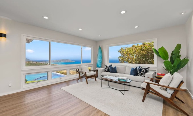 Kuliouou - Kalani Iki House | Stunning 4BR Home w/Infinity Pool & Sunrise Ocean Views