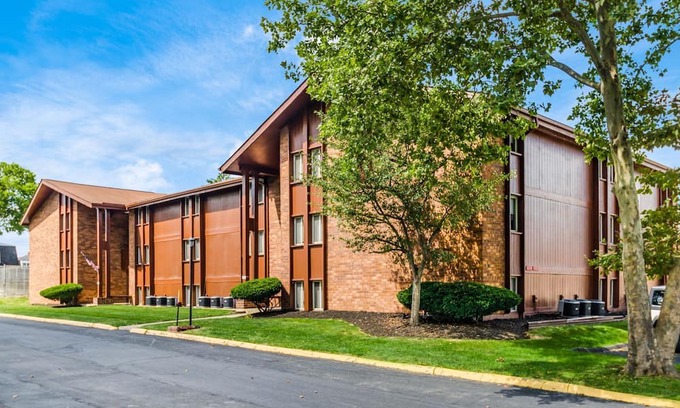 Northwest Columbus Apartment | Hancock - Near OSU Riverside w Tennis Court & Swimming Pool
