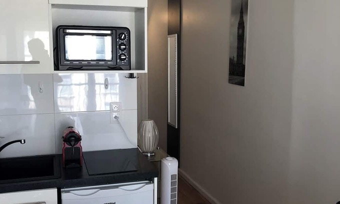 Saint-Germain-en-Laye Apartment | Nice and quiet studio in Saint-Germain-en-Laye city centre 30 minutes to Paris.