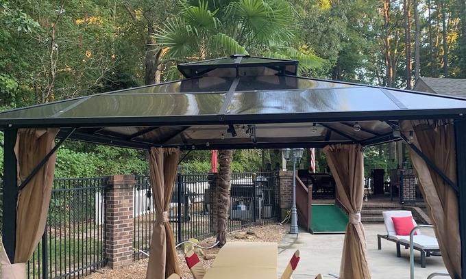 Rocky Mount House | treetop Paradise- pool, 6 beds, sand volleyball, outdoor Kitchen, & movie room