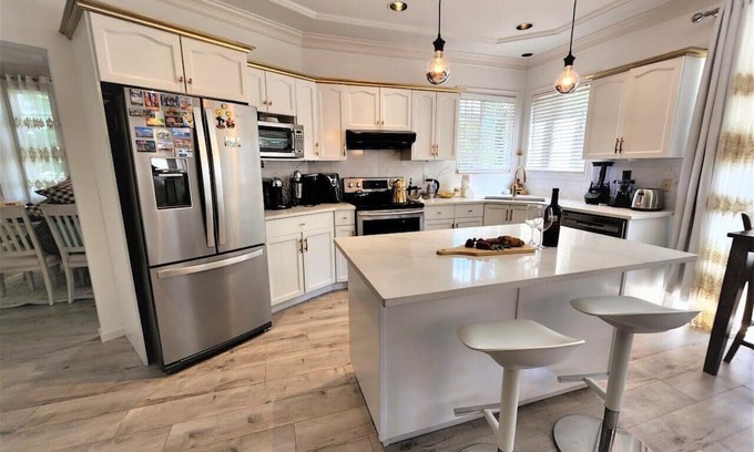 Promontory House | Beautiful 4-Bedroom Haven!