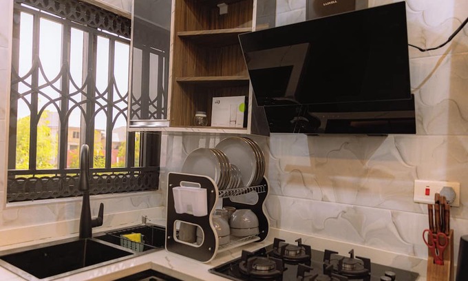 Accra Apartment | Modern 2-bedroom apartment with WiFi, AC in lovely Accra-Winneba Road,Blue Rose