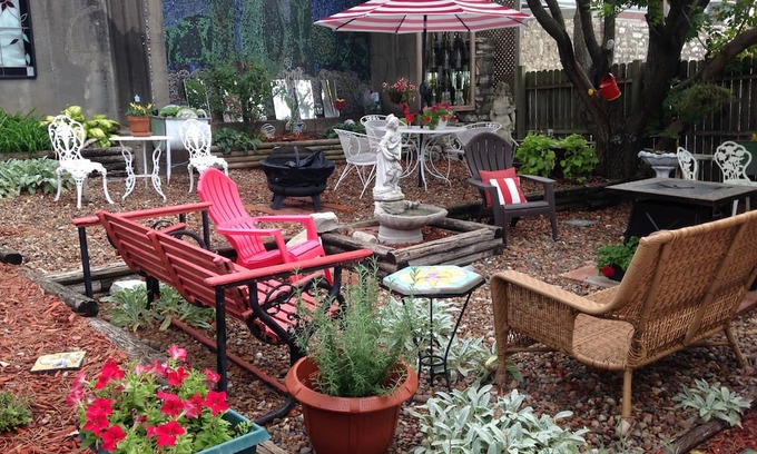 Alton Bed & Breakfast | Charming Mississippi Riverview 3-bedroom innn in lovely Historic downtown Alton