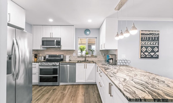 Boulevard Heights House | 4-bedroom house in a Fantastic Tropical Escape Haven in Hollywood