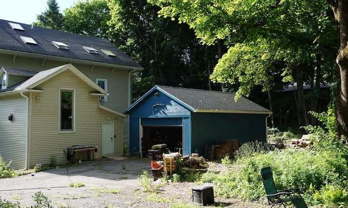 Malden House | Historic Fall Rental Steps From the Hudson in Saugerties
