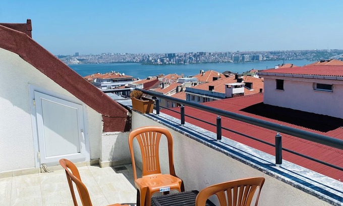 Avcilar Apartment | lake & sea view apartment