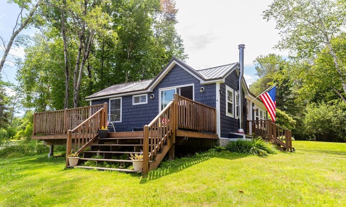 Belfast House | Swan Lake Multi Family Property