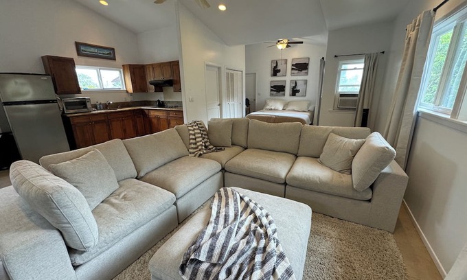 Lanikai Apartment | Private Studio - 4 minute walk to Lanikai Beach!