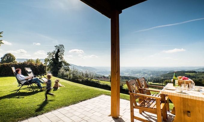 Floing House | Haus Apfelland - Mitten im Steirerland