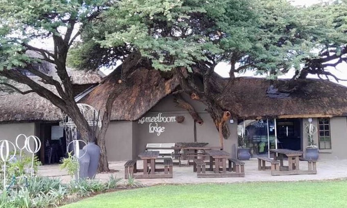 Vryburg Cabin | kameelboom lodge