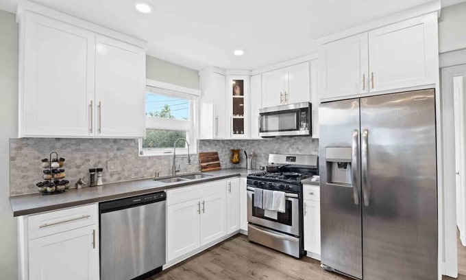 Vernon Apartment | Premium 3BR, 2BA Luxury Stay with Modern Amenities