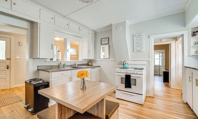 Saratoga Springs House | Saratoga Springs Home Near Downtown & Casino!