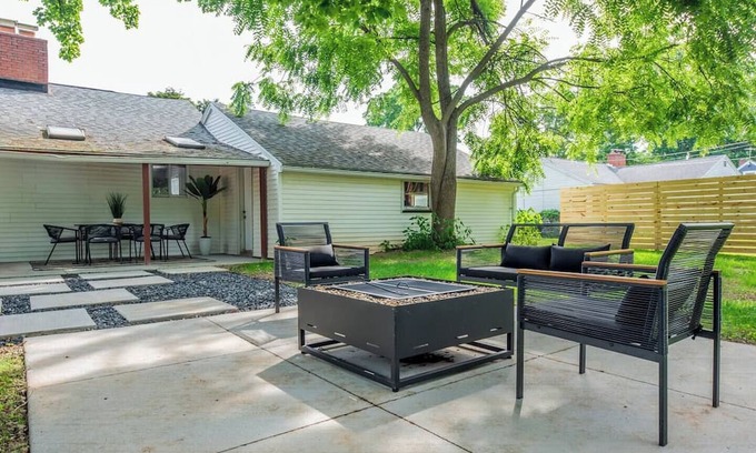 Pittsford House | Mid-Century Modern 3-bedroom House in the heart of Pittsford!