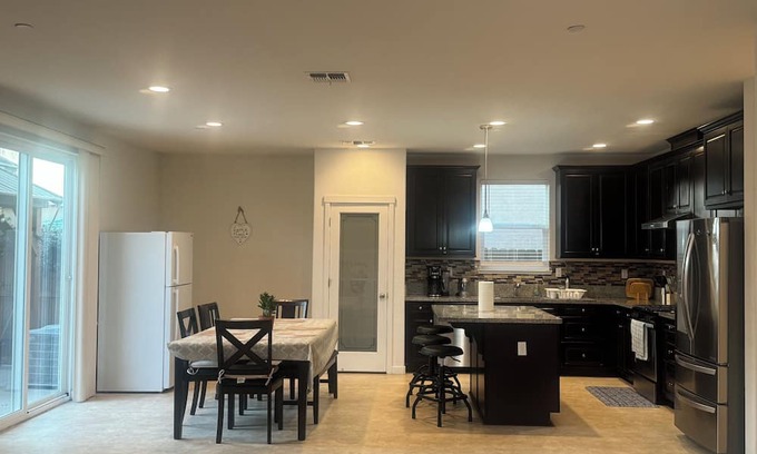 Manteca House | Very spacious fully furnished home for family & professionals.