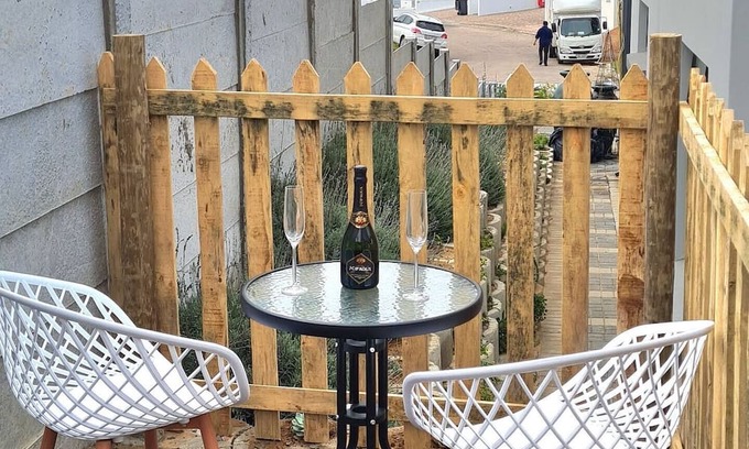 Mossel Bay Apartment | Villa Dubaai 3.