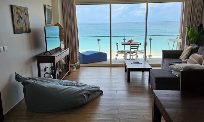Grand Case House | Bay View is situated on one of the most Beautiful Beaches of the Island