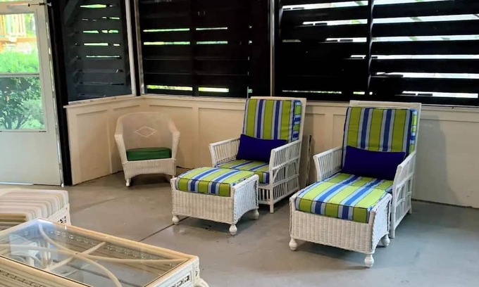 Pawleys Island House | Newly furnished home 5 minutes to the beach with golf cart rental!