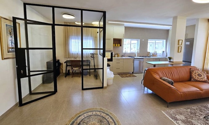 Rishon LeTsiyon Apartment | New Modern 2bed in Rishon Center - Free parking