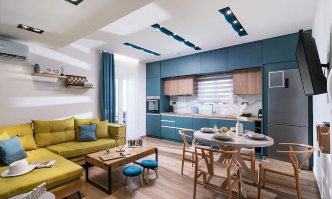 Mires Apartment | Blue Apartment in the Hill