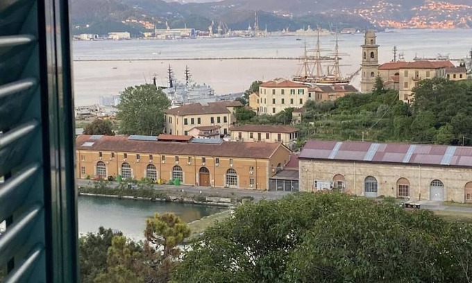 Masero Apartment | Yono Apartment La Spezia Cinque Terre sea view and garden