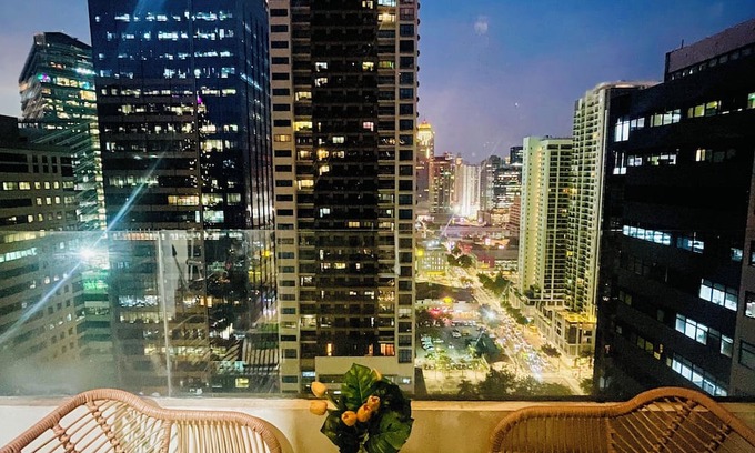 Makati Apartment | CITY HAVEN: BGC near Resto & Mall