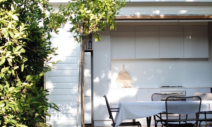 South Albury House | South Side Stay — Modern 2bed Cottage