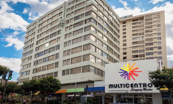 Quito Apartment | Suite de Lujo con 3 camas en centro comercial