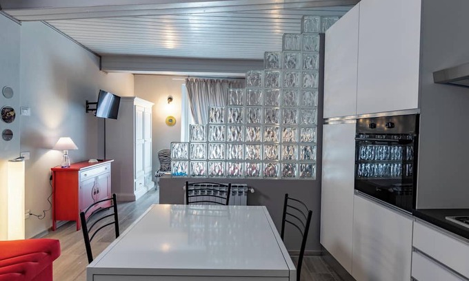 Piazza Apartment | Homerez - Studio, city center, view