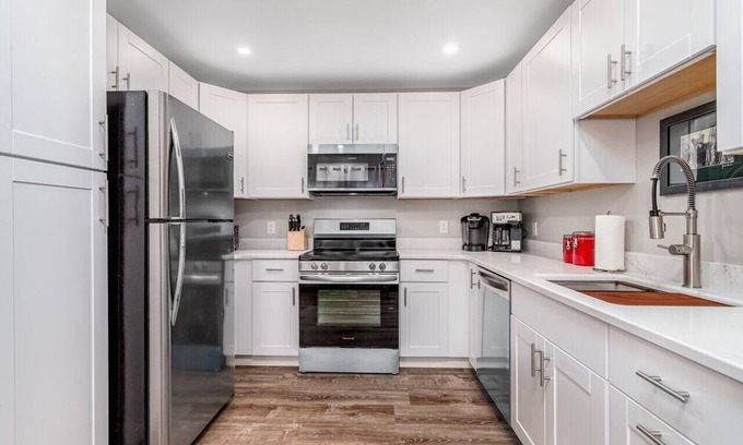 Silver Lake House | Pet-Friendly: Newly Built 2-BR Home with hot tub & patio