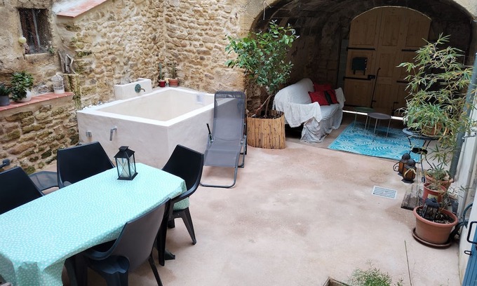 Remoulins House | Maison de Village à Deux pas de la Rivière