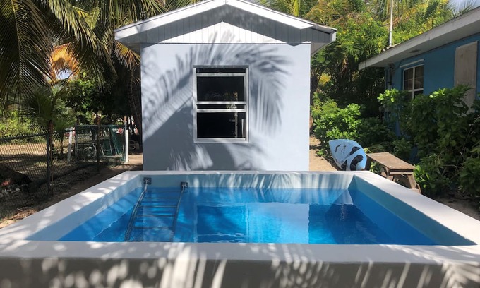 East End House | Rustic 3 bedroom beach house, superb location